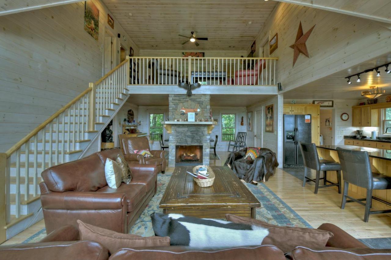 فيلا Champagne Chalet - Cuddleup Morganton المظهر الخارجي الصورة