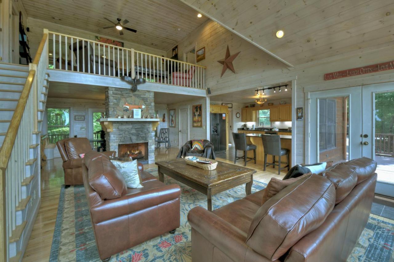 فيلا Champagne Chalet - Cuddleup Morganton المظهر الخارجي الصورة
