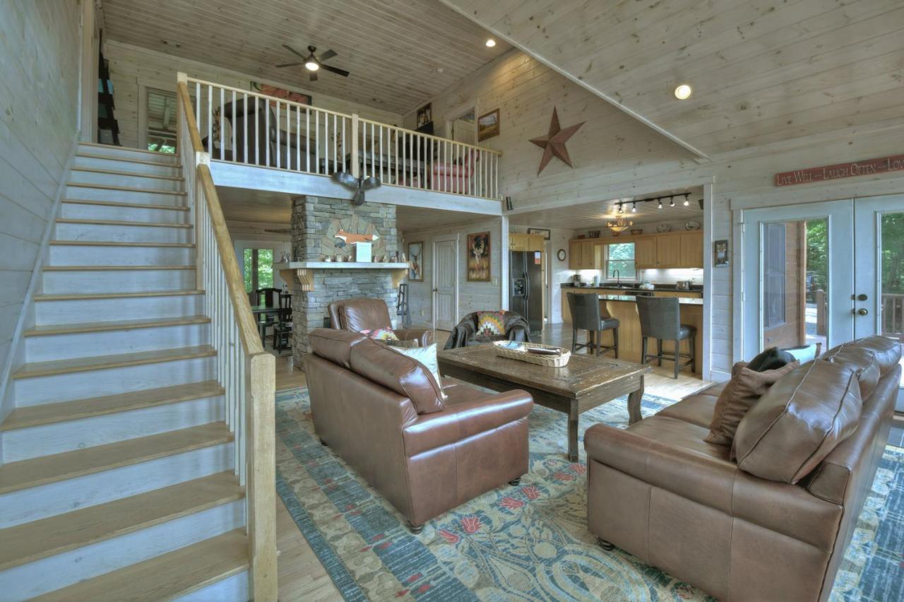 فيلا Champagne Chalet - Cuddleup Morganton المظهر الخارجي الصورة