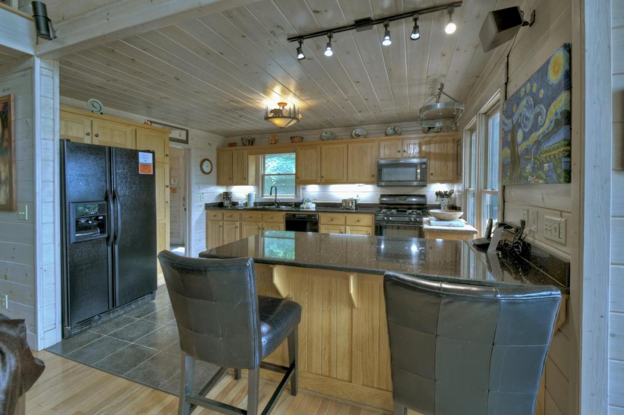 فيلا Champagne Chalet - Cuddleup Morganton المظهر الخارجي الصورة