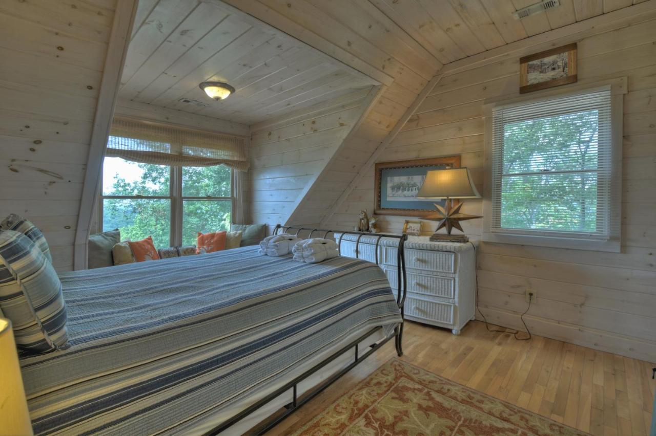 فيلا Champagne Chalet - Cuddleup Morganton المظهر الخارجي الصورة