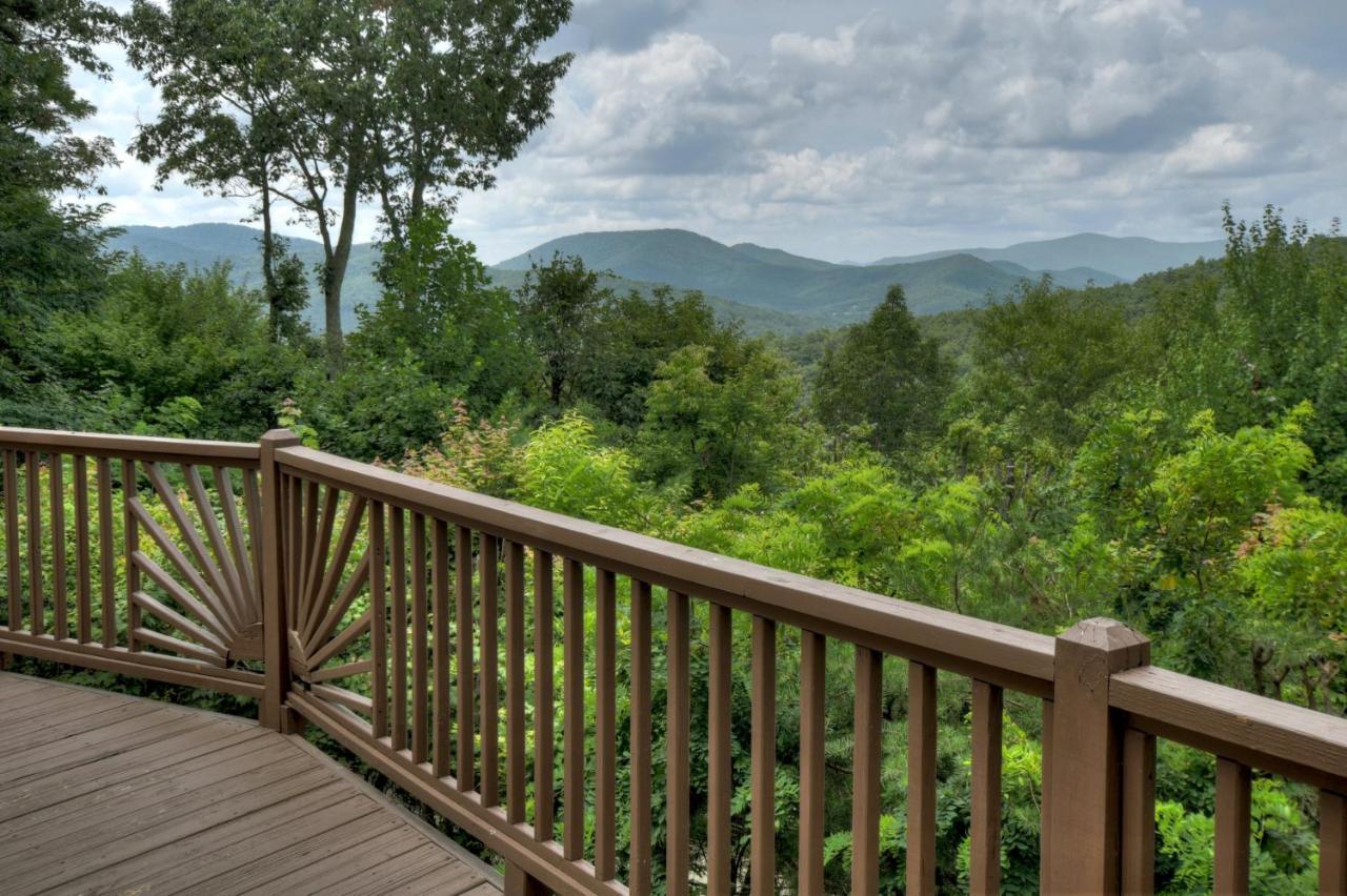 فيلا Champagne Chalet - Cuddleup Morganton المظهر الخارجي الصورة