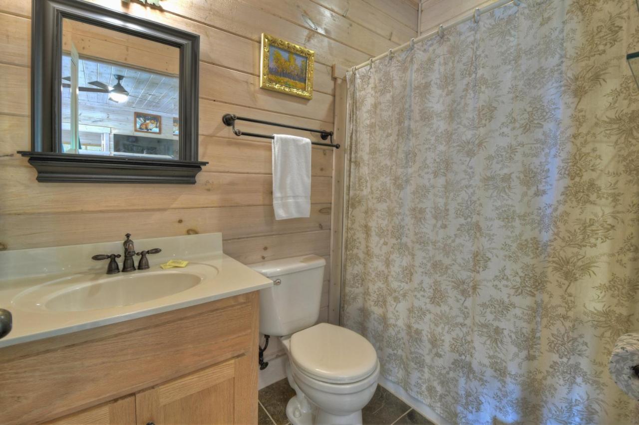 فيلا Champagne Chalet - Cuddleup Morganton المظهر الخارجي الصورة