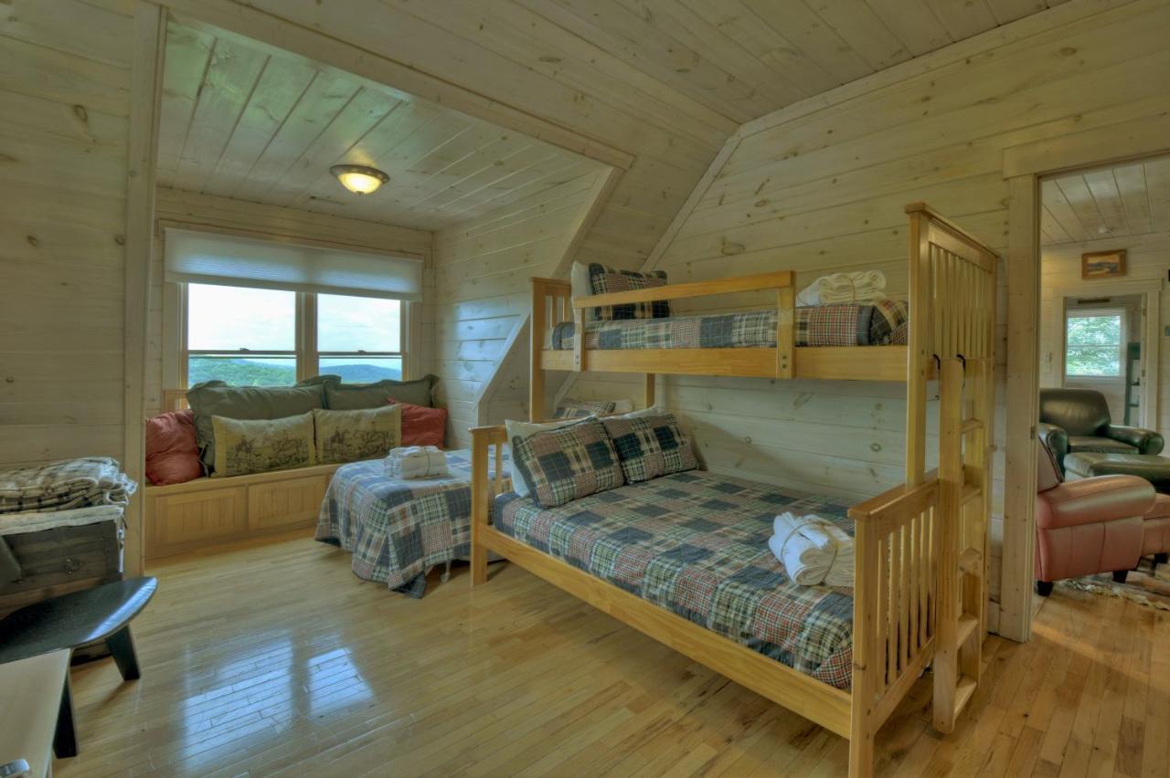 فيلا Champagne Chalet - Cuddleup Morganton المظهر الخارجي الصورة